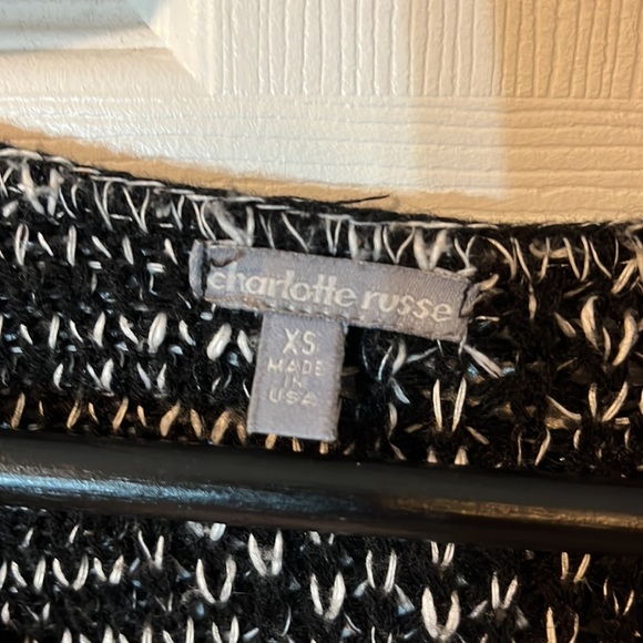 Charlotte Russe cropped high low sweater black and white XS - Picture 3 of 5